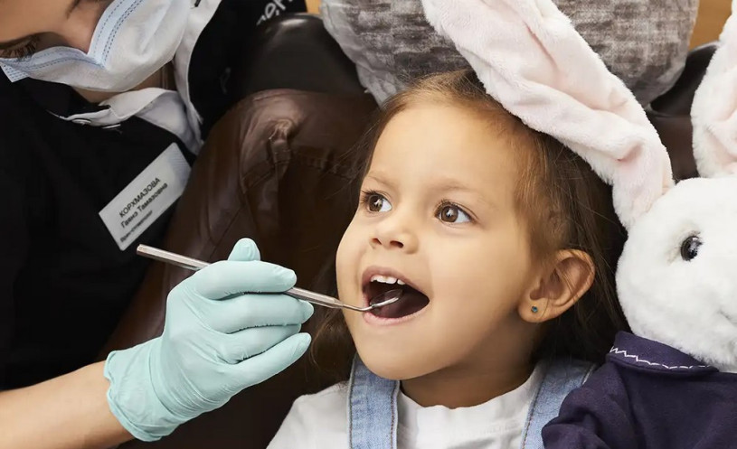 В каком возрасте ребёнку нужно начинать чистить зубы